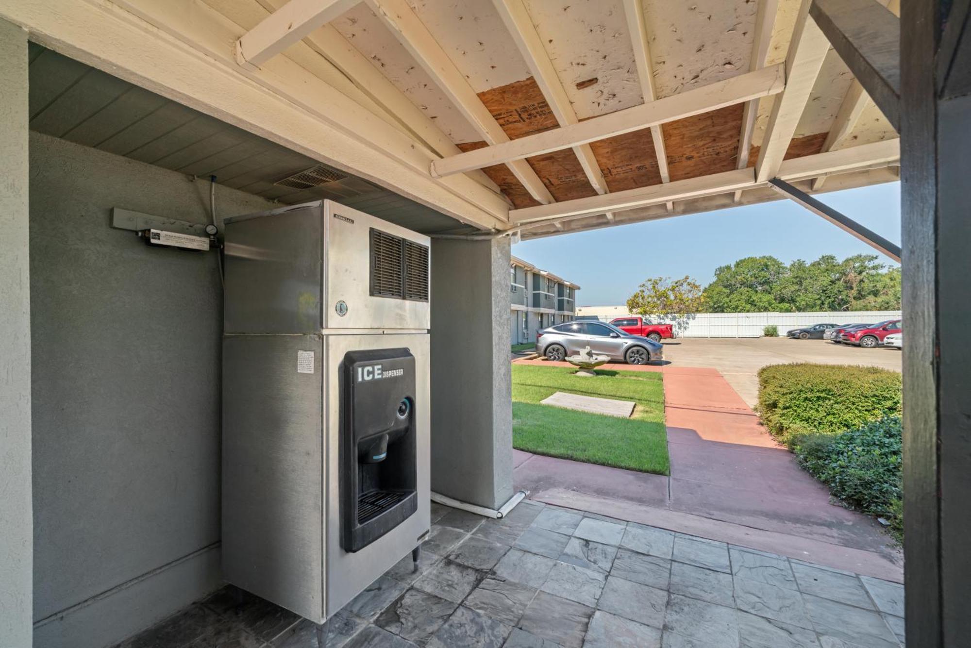 Americas Best Value Inn Brenham Exterior foto
